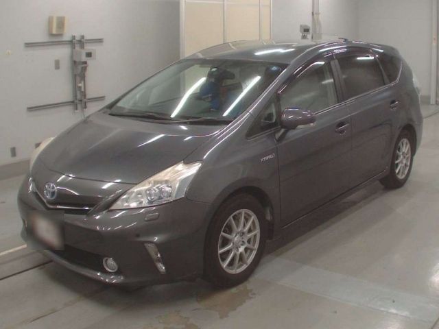 30653 Toyota Prius alpha ZVW41W 2011 г. (CAA Tokyo)